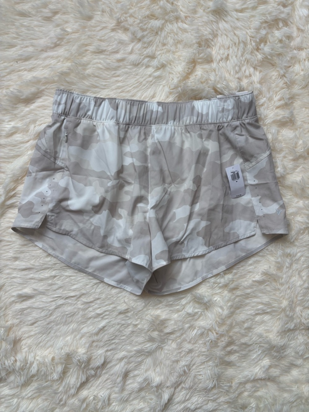 Old Navy Womens NWT Running Shorts Size M Camo Gray 3” Inseam